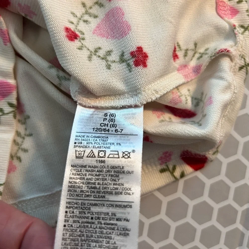 NWT Old Navy Kids Heart Print Pajama Set - Cream with Pink & Red Hearts Size S